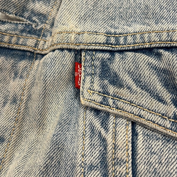 Vintage Red Label Levi’s Trucker - Picture 3 of 7